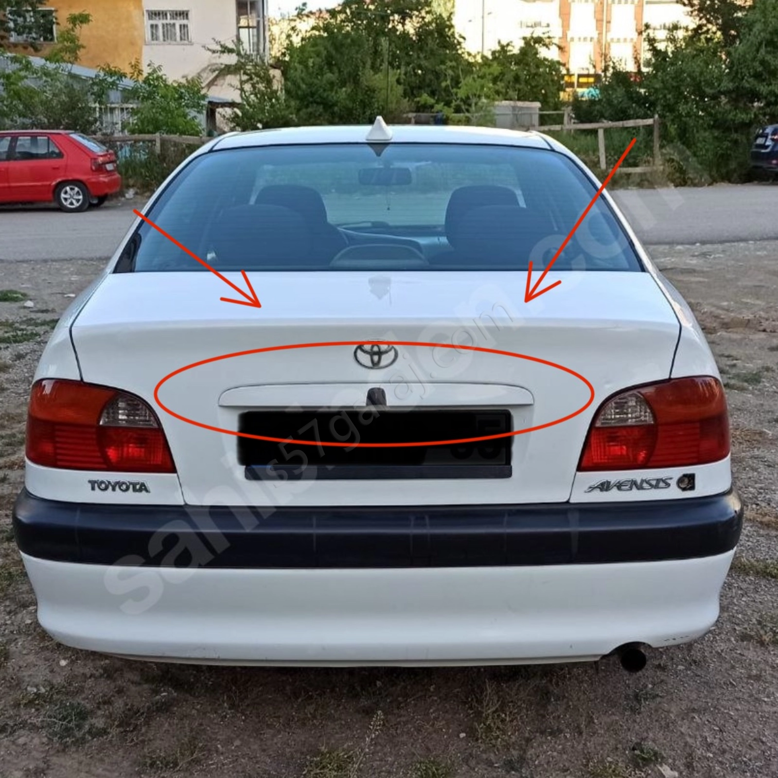 Toyota Avensis Arka Bagaj Kapak