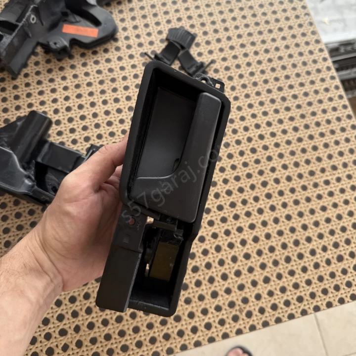 Toyota Auris Kapı Kolu