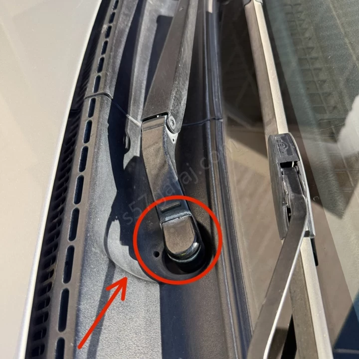 Toyota Corolla 2002-2007 Silecek Kapağı