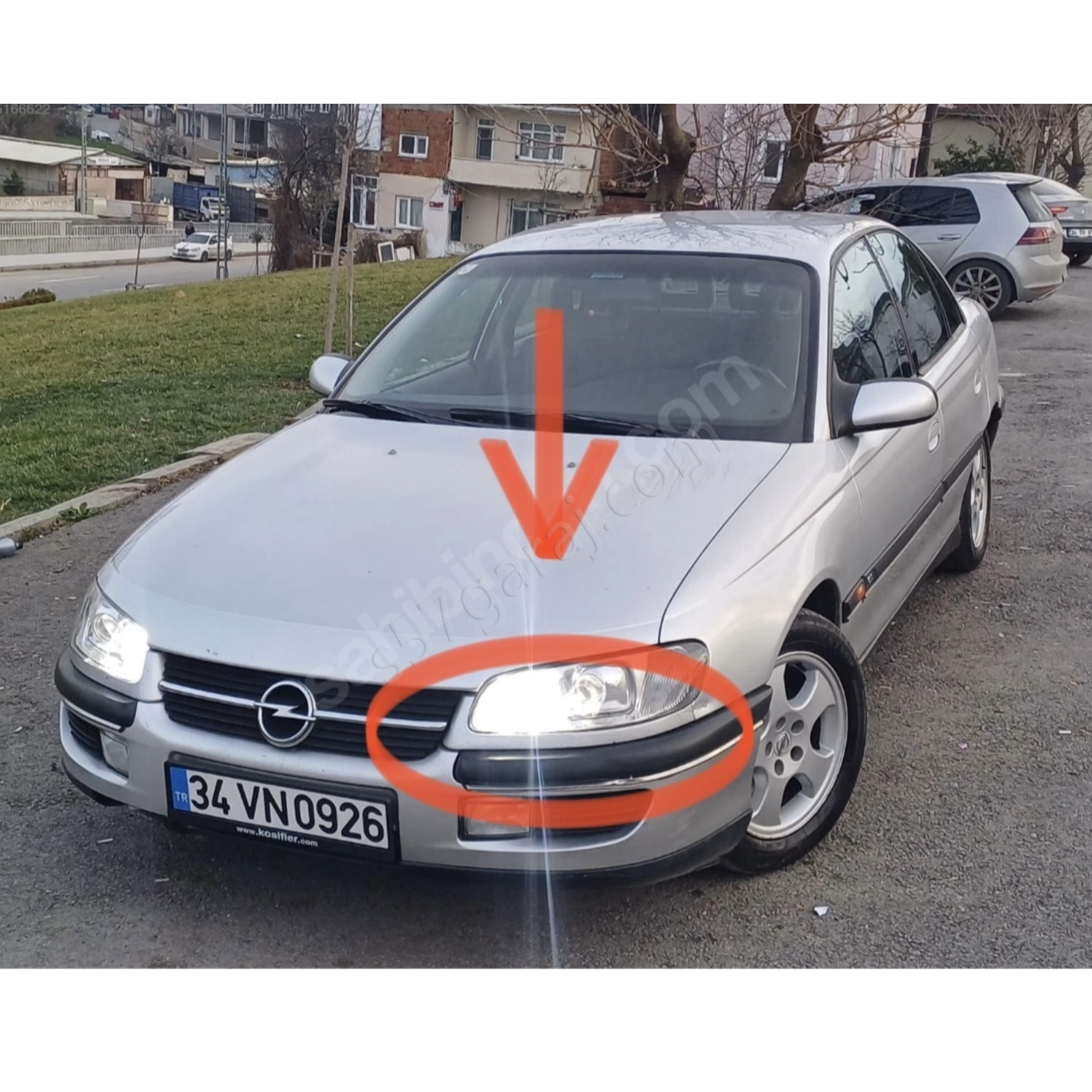 Opel Omega Far Altı Plastik Parçası