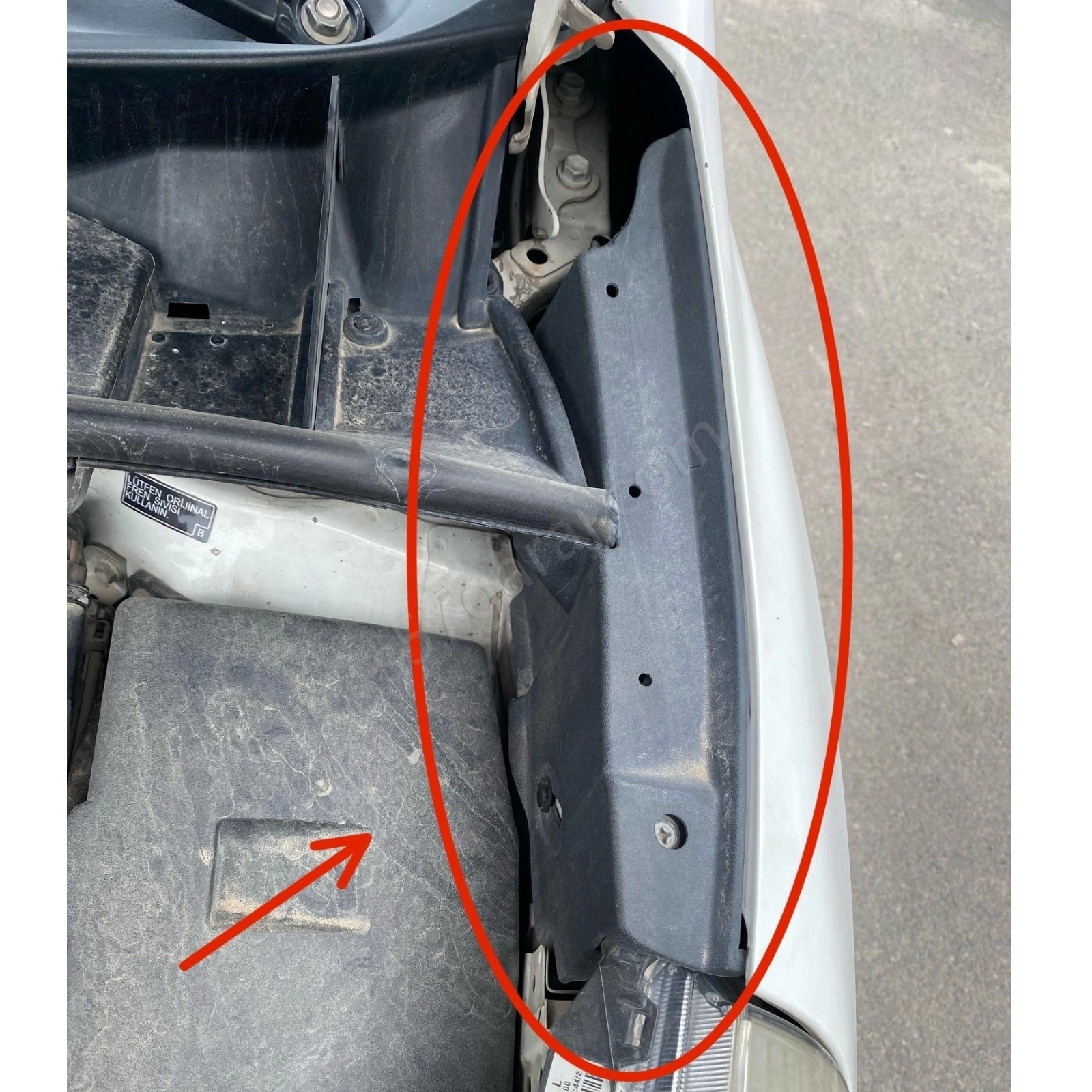 Toyota Verso Motor Bölümü Yan Kapak