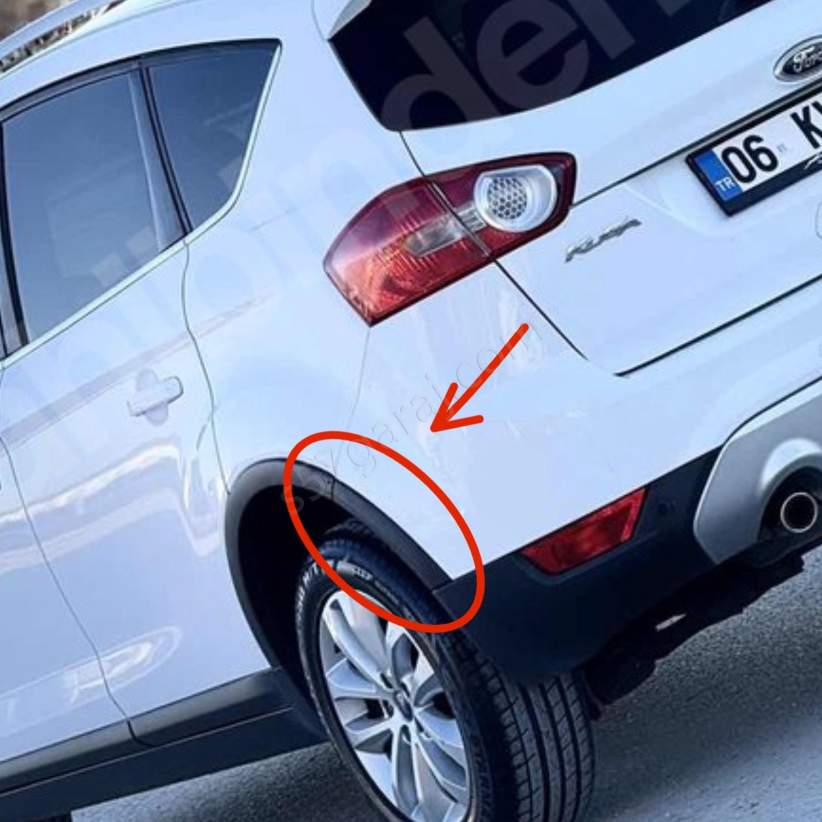 Ford Kuga Arka Tampon Çamurluk Kaplaması