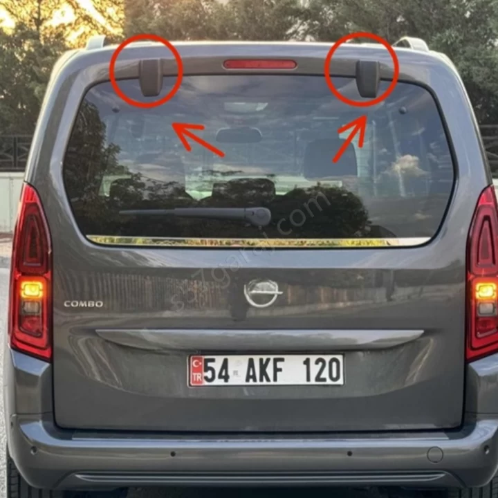 Opel Combo Bagaj Menteşe Kapağı