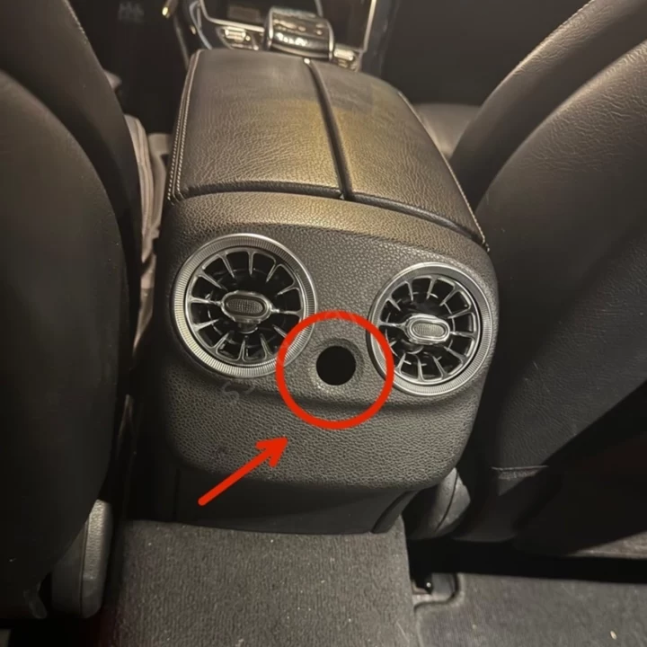 Mercedes W205 Arka Isıtıcı Izgara Kapağı