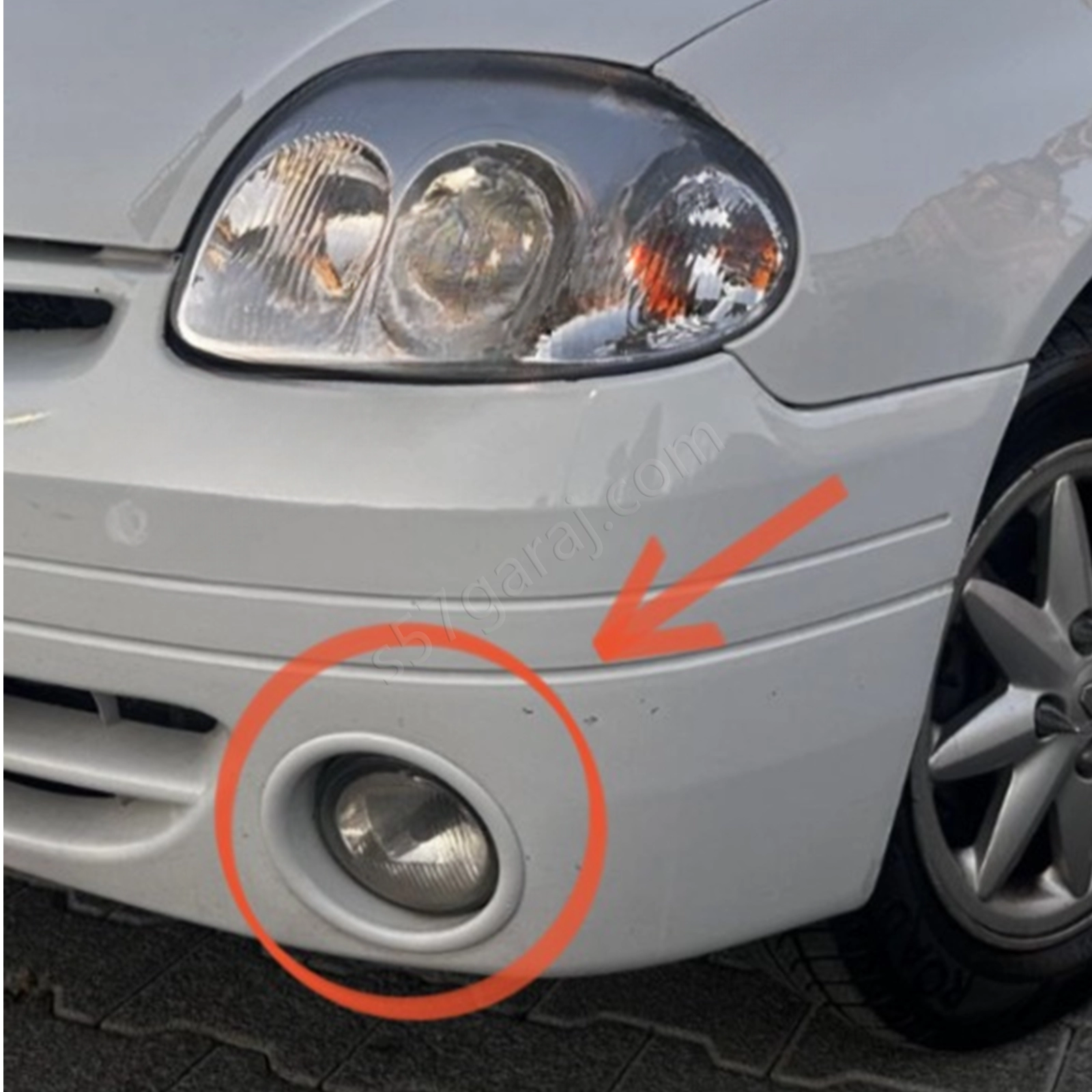 Renault Clio Mk2 Sis Farı Çerçevesi