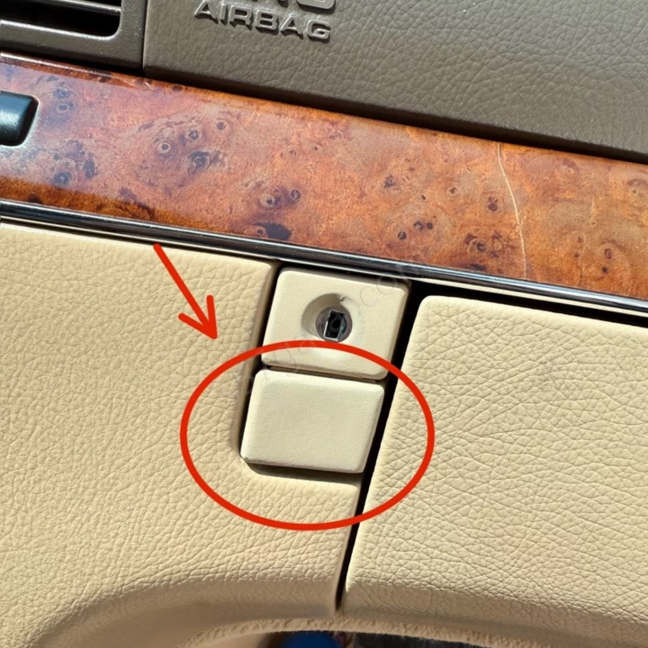 Mercedes W220 Torpido Gözü Kilit Kapağı 2