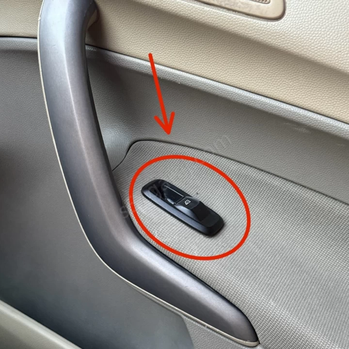 Ford Fiesta 2009-2017 Cam Açma Düğme Çerçevesi