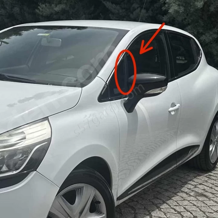 Renault Clio 4 Ön Cam Kenar Plastiği