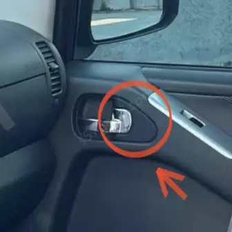 Nissan Navara Kilit Çerçevesi resim1