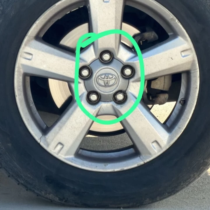 Toyota Land Courisier Rav 4 Jant Göbeği