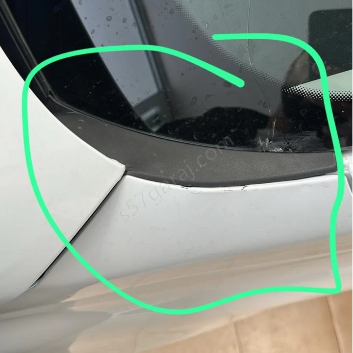 Renault Kango Mk5 Ön Cam Köşe Izgarası 668114768R