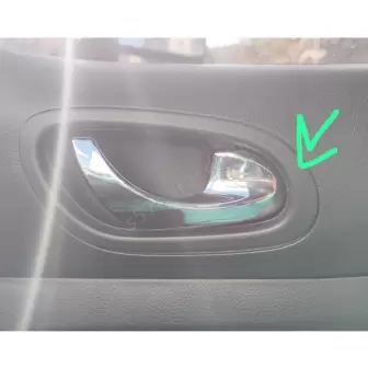 Nissan Navara Kapı Kolu Çerçevesi resim 1