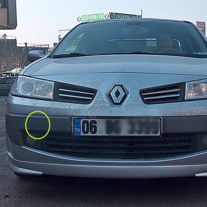 Renault Megane 2 Ön Tampon Çeki Demir Kapak