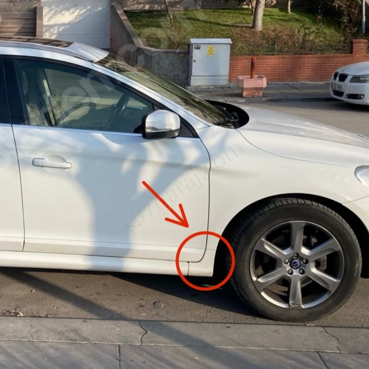 Volvo Xc60 Kapı Ön Köşe Parçası