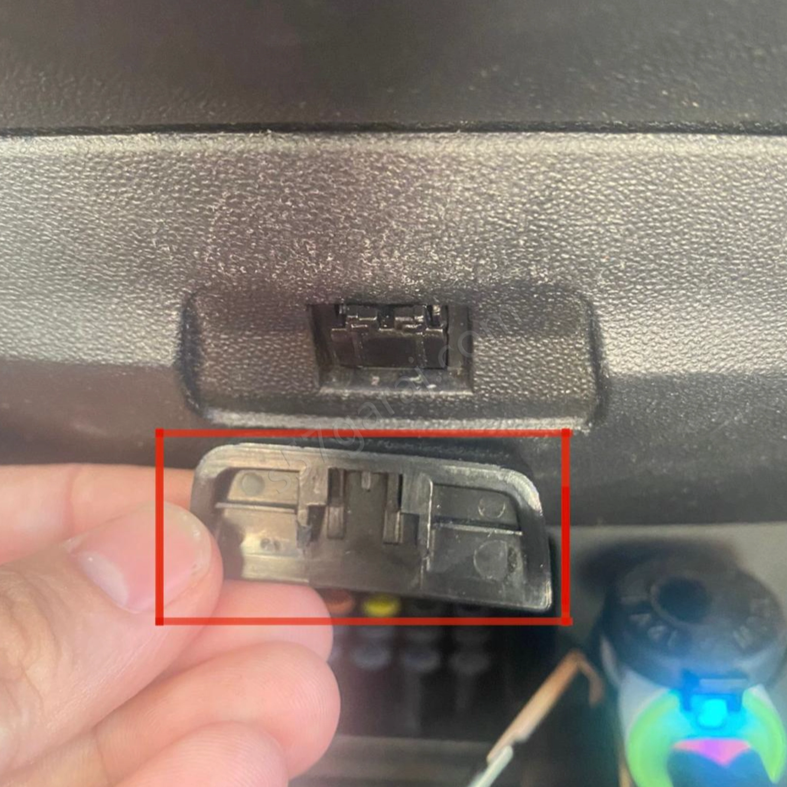 Hyundai Accent Era Küllük Kapağı