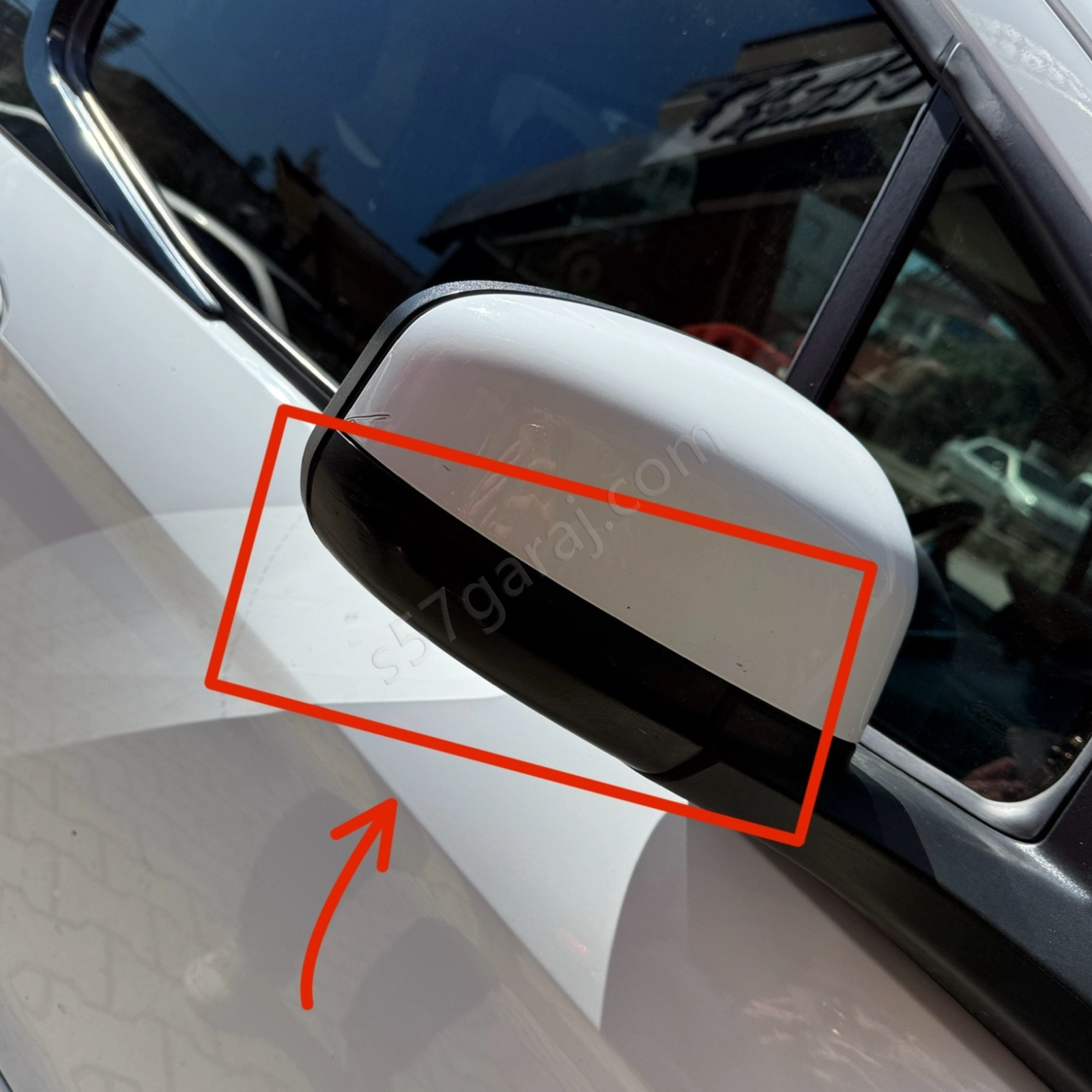 Ford Tourneo Courier Ayna Kapak Alt Kısım