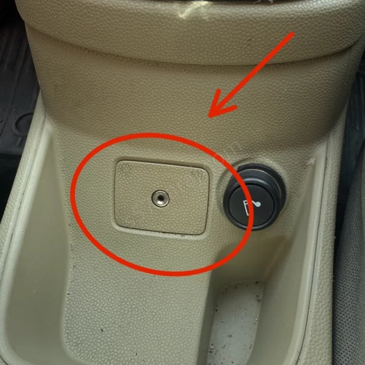 Ford Fiesta 2009-2012 Aux Kapağı