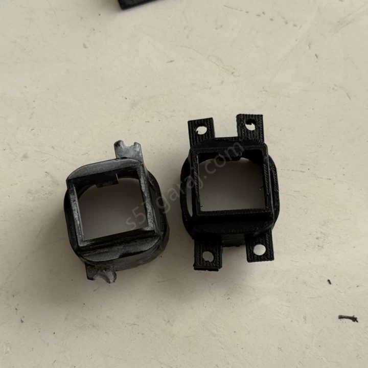 Nissan Navarra Sinyal Yuvası