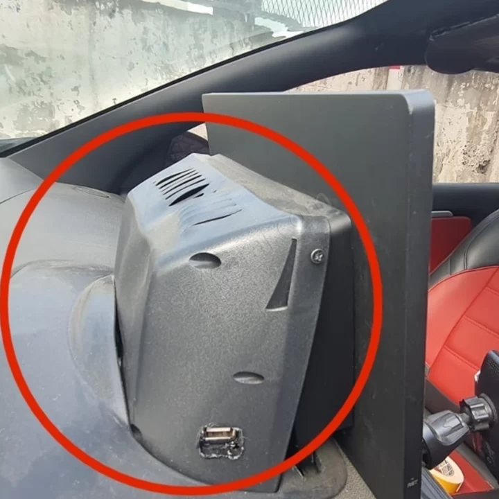 Renault Megane 3 Multimedya Arka Kapağı